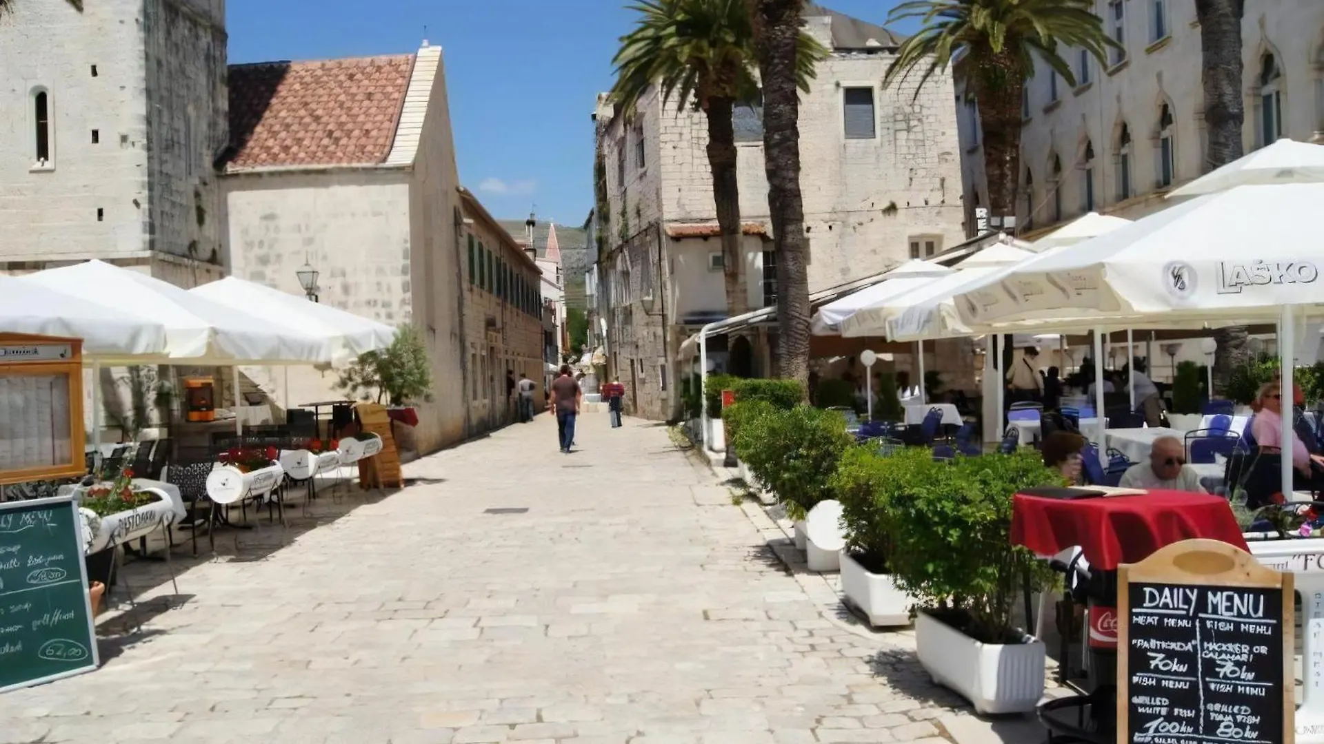 Erdgeschosswohnung Mit Viel Komfort Und Terrasse Τρογκίρ Διαμέρισμα